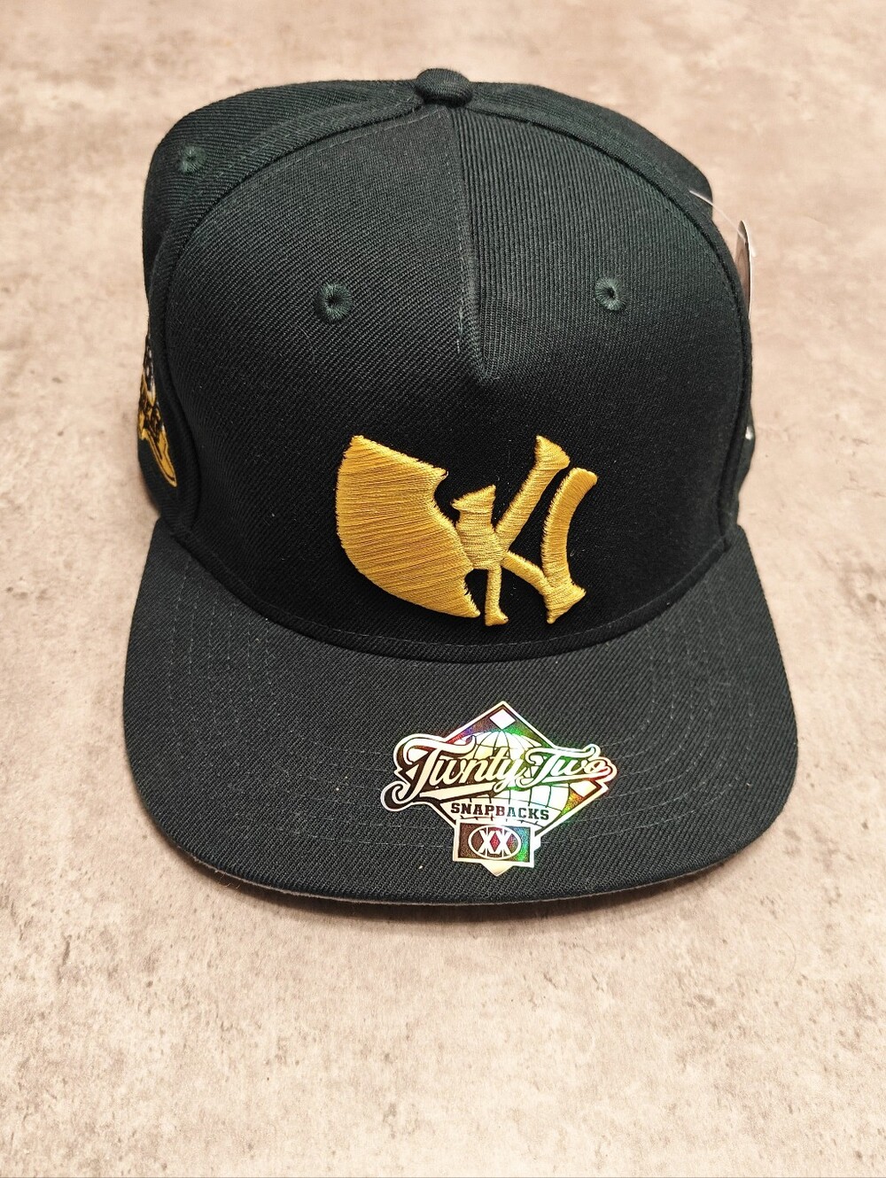 🆕 TWNTY-TwO OFFiCiaL Wu-TaNG 🐝 SNapBaCK 🧢